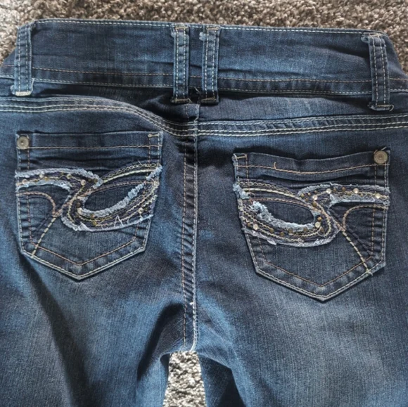 Women's dark wash jeans bundle - Picture 2 of 11